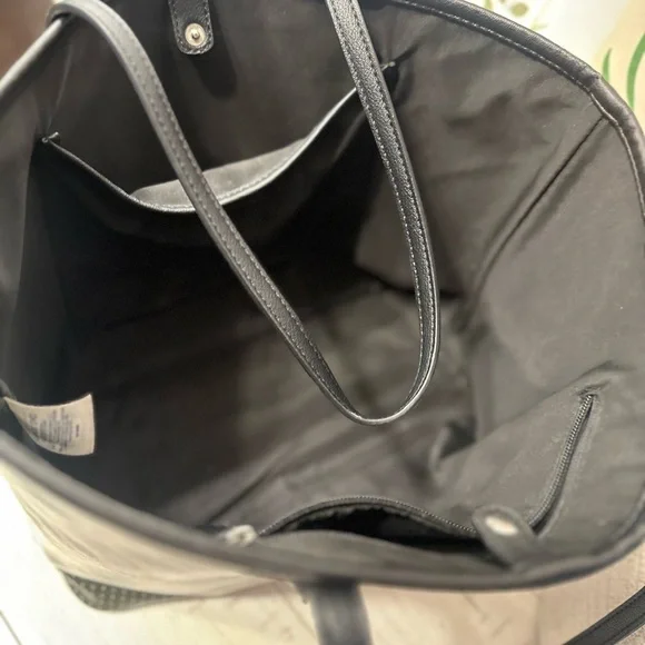 Lands’ End Black and Green Tote - Picture 3 of 6